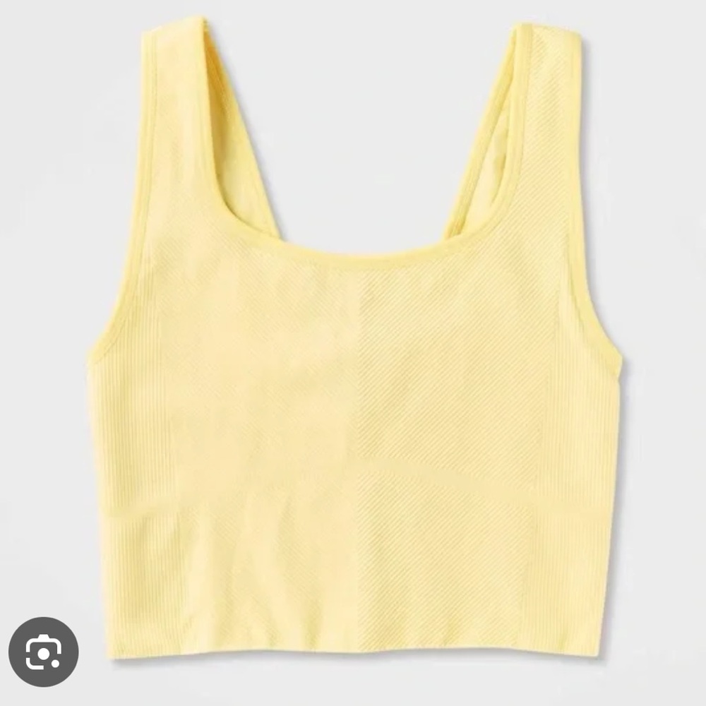 All in Motion Cropped Seamless Tank Top - Picture 3 of 7